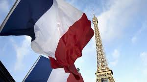 ひろゆきさんはなぜフランス在住？現在の国籍や家がパリのどこなのか気になる！